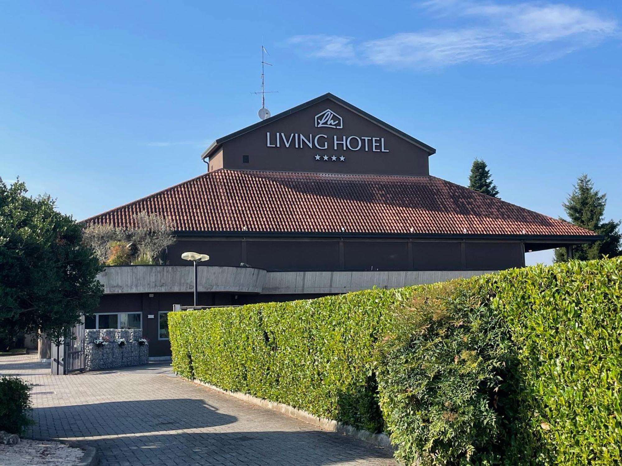 Hotel Peralba Autohotel 4*